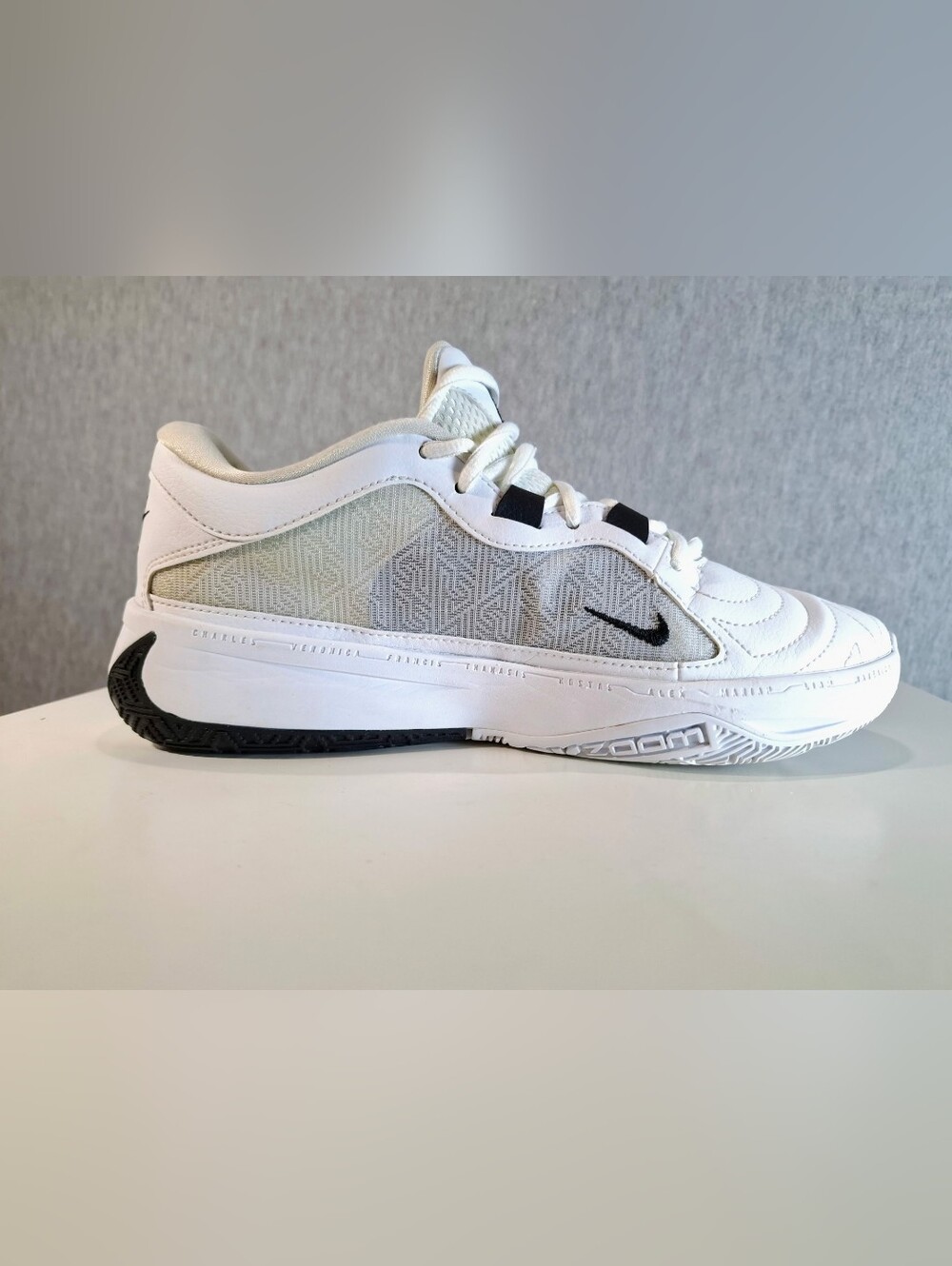 Nike Zoom Freak 5  White and Black Low-Top Sneakers Mens Sz7.5